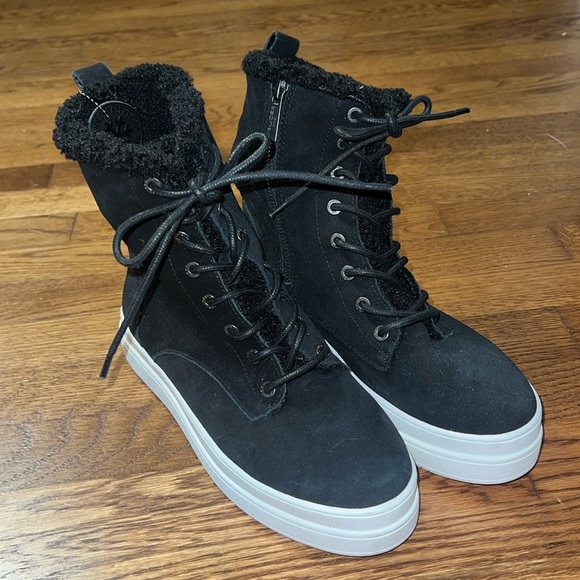 JSlides Torrie Water Resistant Platform Boot (Women) Size 8 - Picture 1 of 9